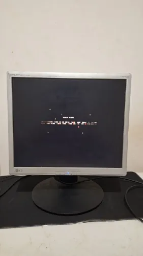 Monitor LG 17 Polegadas ótimo estado sem manchas pegando perfeitamente