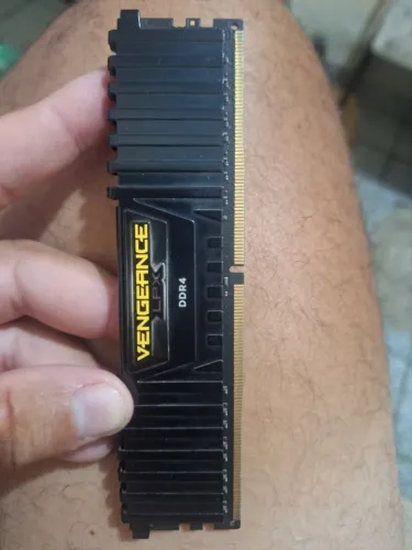 Memoria RAM 8 gb vengeance 3000mz
