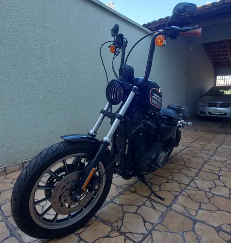Harley 883R 2011