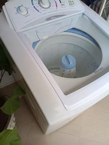 Máquina de lavar roupas 12 quilos