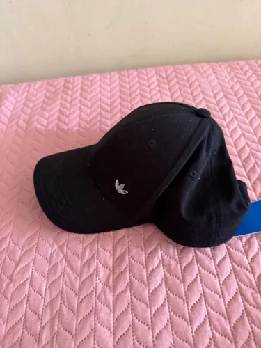 Boné adidas novo na etiqueta