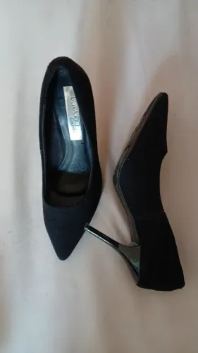 Sapatos usados em boas condições