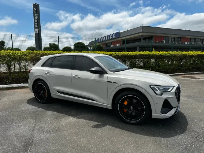 Audi E-Tron Performa. Black Aut. (elétrico) 2020