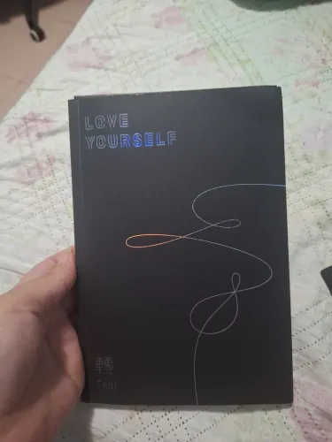 BTS ALBUM LOVE YOURSELF TEAR com photocard oficial do V