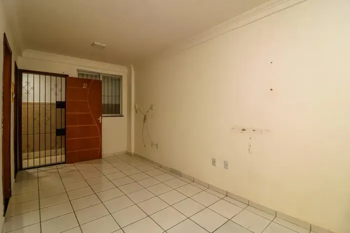 Alugo ap de 1/4 Com banheiro, sala de estar , cozinha america e área de serviço. Muito b