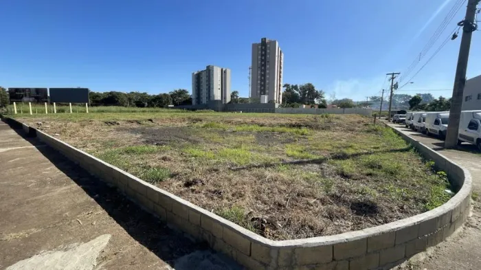 Terreno com 1700 m2 na Via Norte | É aqui na Imobiliária Rosa e Rangel
