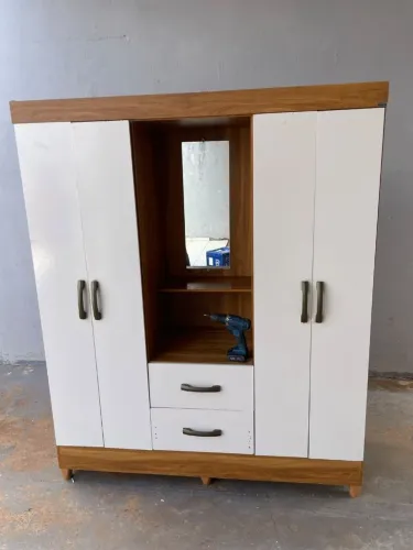 Vendo guarda roupa usado bem conservado entrega e montagem grátis