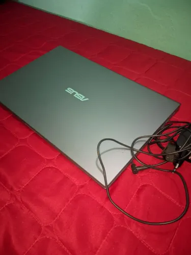 Vendo notebook impecável 