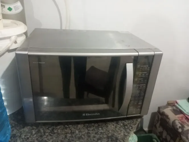 Microondas Eletrolux com defeito!