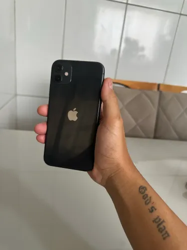 iPhone 11 impecável