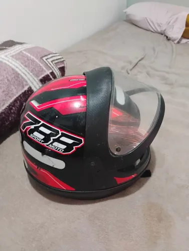 Capacete