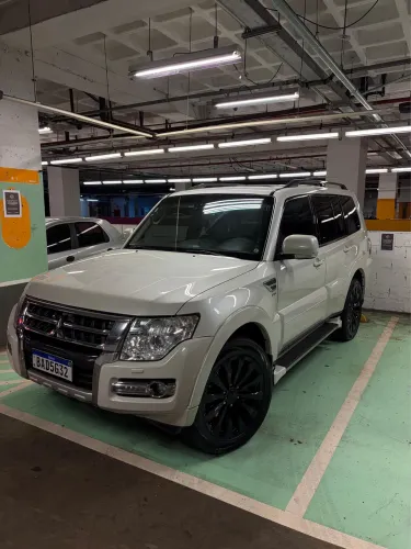 Mitsubishi Pajero HPE Full 3.2 4X4 T.i.dies. 5P AUT 2016
