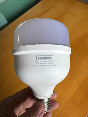 Lâmpada Led Taschibra 50w E27 Bivolt Branco Frio 6500K Alta Potência