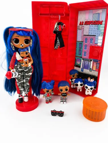 Boneca LOL Surprise OMG Original + Acessórios + Pet + Maleta