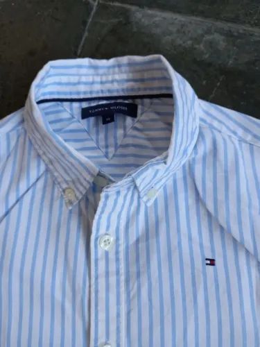 Tommy Hilfiger Social Manga Longa Infantil Listrada Azul e Branca Tamanho 10 anos