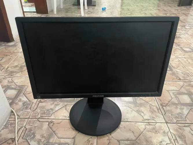 Monitor Positivo VGA Giratório - Excelente Estado