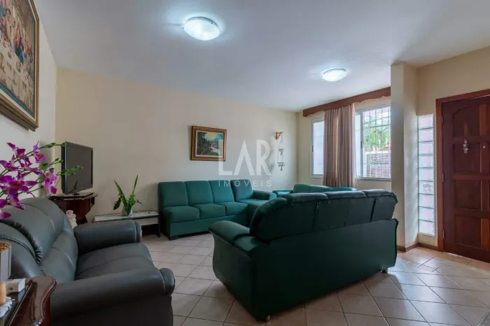 Casa à venda, 4 quartos, 3 suítes, 3 vagas, Colégio Batista - Belo Horizonte/MG