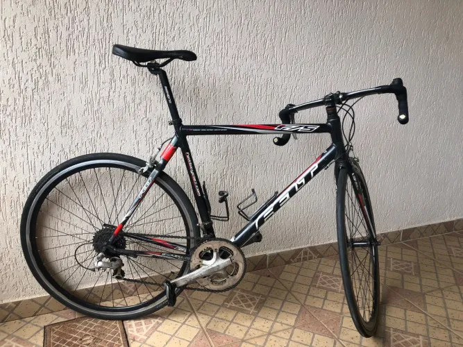 Vendo spydd, tamanho 56 garfo no carbono, traseira no carbono, guidom no carbono bike top