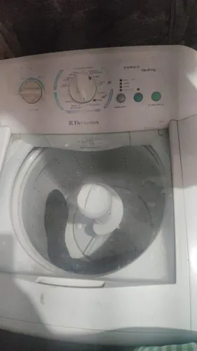 Máquina de lavar com defeito