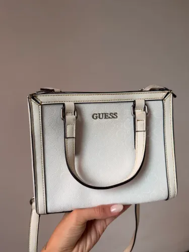 Bolsa branca pequena original guess usada 