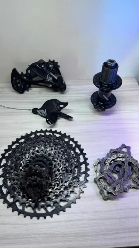 Grupo Sram 12 velocidade com cubo