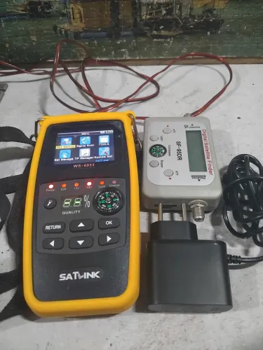 Localizador de satélite salina ws 6993 usado.