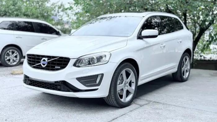 Volvo XC 60 T-5 R-design 2.0 FWD 5P 2015