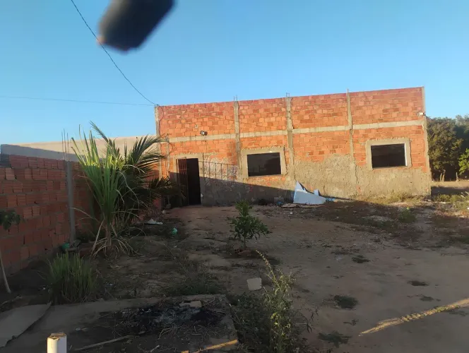 Vendo casa no setor flamboyant 1, proximo a avenida Theotônio segurado
