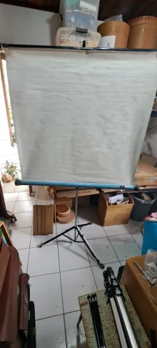 tela para projetor com tripé singer