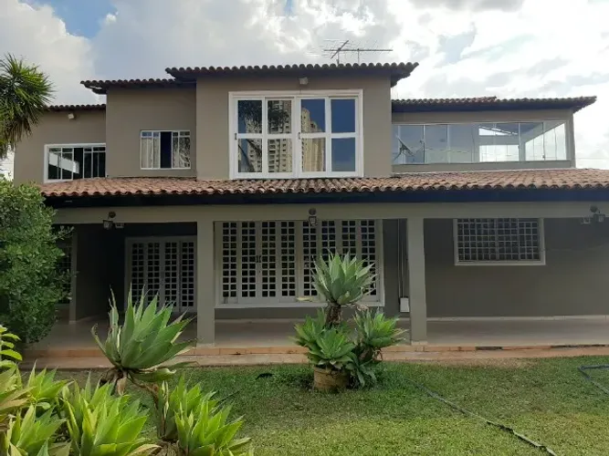 Alugo apto 90m² Guarapark com 2 grandes quartos, bem ventilado e iluminado!