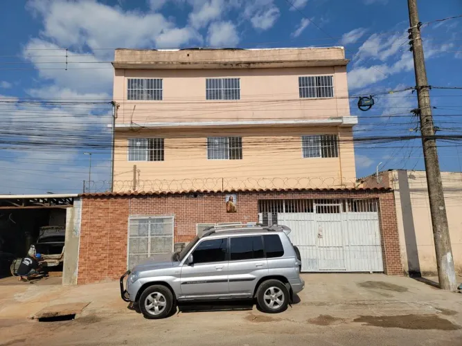 Apartamento com 3 Quarto(s) e 2 banheiro(s) para Alugar, 80 m² por R$ 2444 / Mês