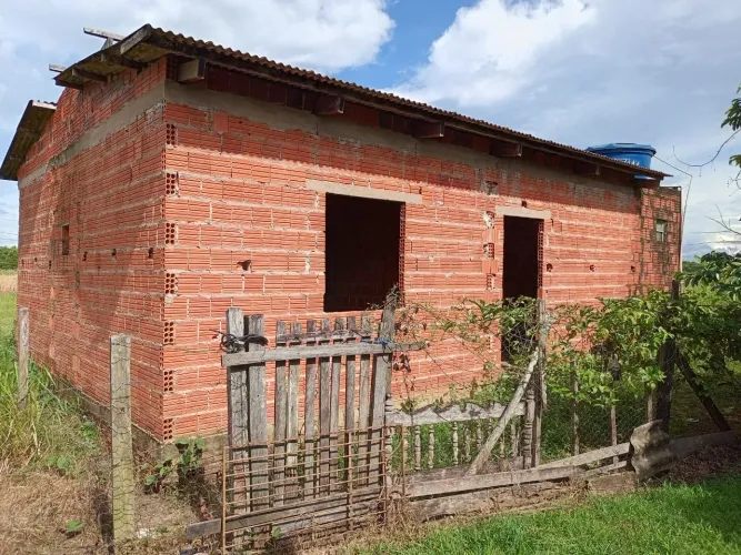 Vende-se casa