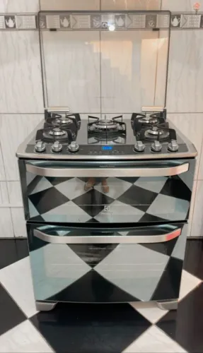 Fogão Eletrolux espelhado 5 bocas