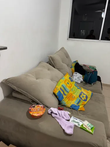 Sofá retrátil usado