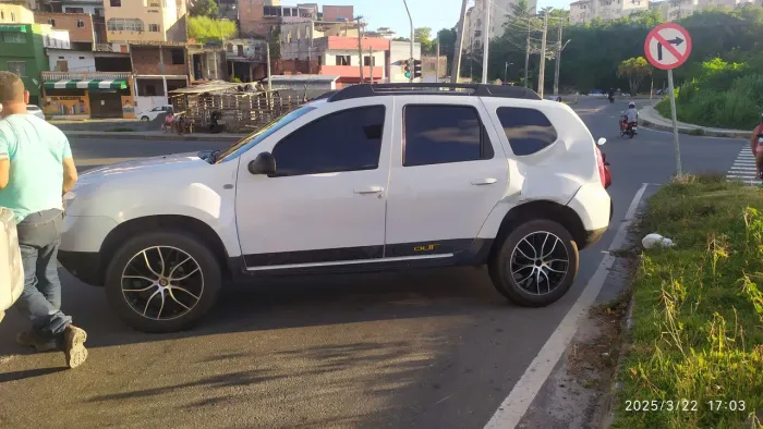 Faço frete, carretos e viagens