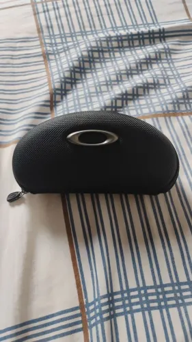 Case Oakley 