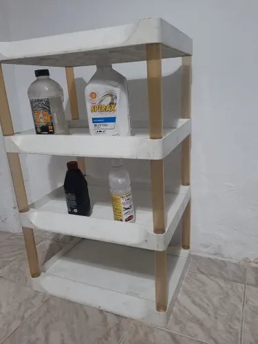 Expositor estante para garrafas e utensílios