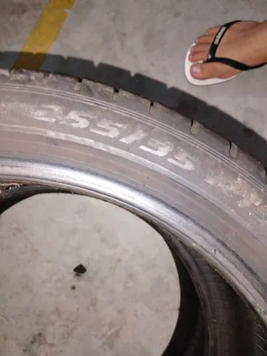 Pneu 255/35/19 extra