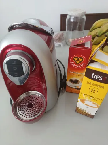Maquina de café, capuccino, etc), marca 3 coraç?es,pouco usada em estado de nova(cápsulas 
