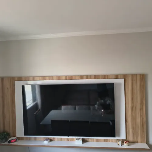 Painel para TV em MDF - Excelente Estado
