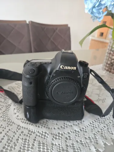 Camera canon EOS 6D com gripe + lente canon 1.4 55 mm