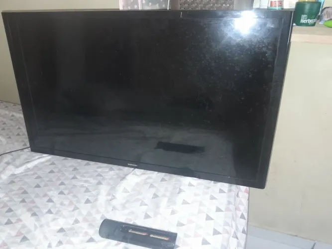 Smart TV Samsung 32 (Quebrada) - Para Retirada de Peças