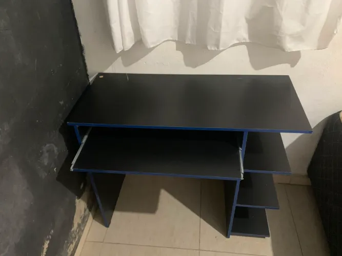 Escrivaninha de computador