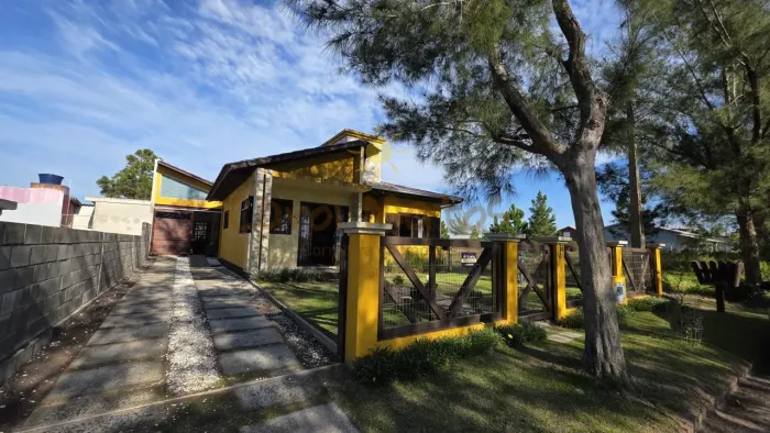 Casa para Venda em Balneário Gaivota, Village Dunas, 3 dormitórios, 2 banheiros