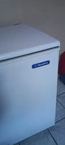 Freezer Metalfrio 293 litros semi novo, usado pouco.