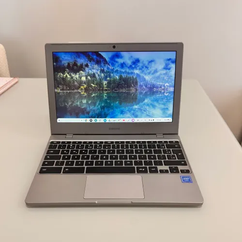 Chromebook 4GB Intel Celeron N4020 | Rápido, Ideal para Estudos e Trabalho | Semi Novo