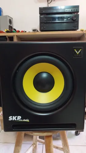Sub.woffer profissional SKP 100Sub. Com entradas e saídas Balanceadas 34ax34lx35prof.