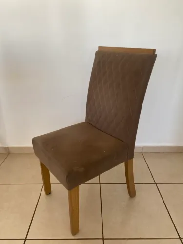 4 Cadeiras marrons para mesa de jantar