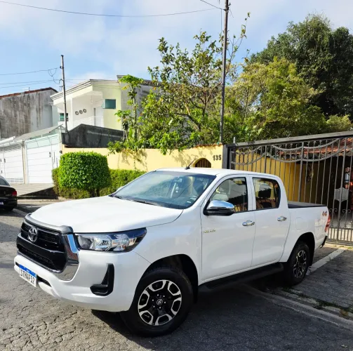 Toyota Hilux CD 4X4 2.8 Diesel Mec. 2024