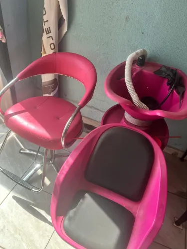 Vendo salão de beleza completo.